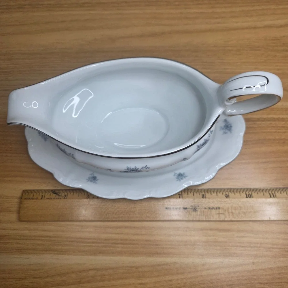 Johann Haviland Blue Garland Gravy Boat & Attached Underplate Bavaria Germany